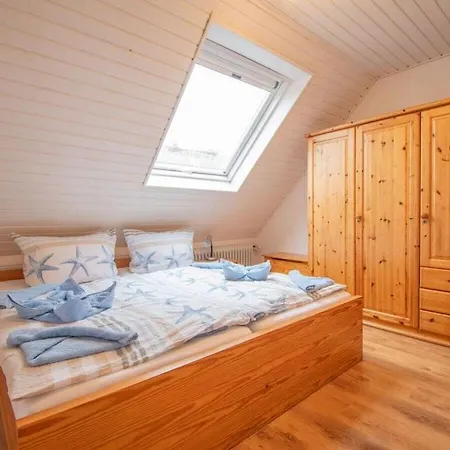 Huebner Comfortable Holiday *