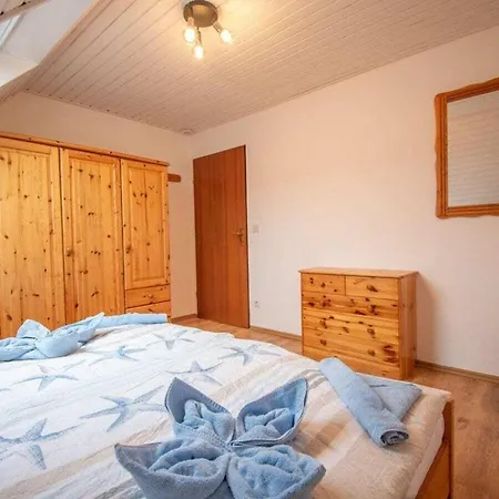 Huebner Comfortable Holiday