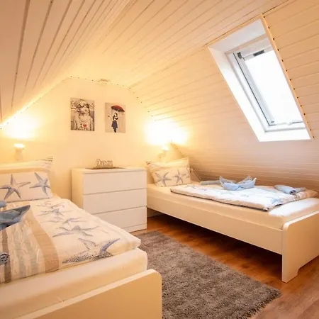 بوتيل Huebner Comfortable Holiday